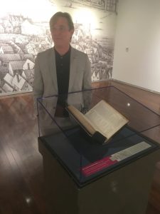 Actor Richard Thomas with the First Folio 