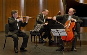 Montrose Trio (l. to r.) Martin Beaver, Jon Kimura Parker, Clive Greensmith [photo (c) Jerry Zolynsky]